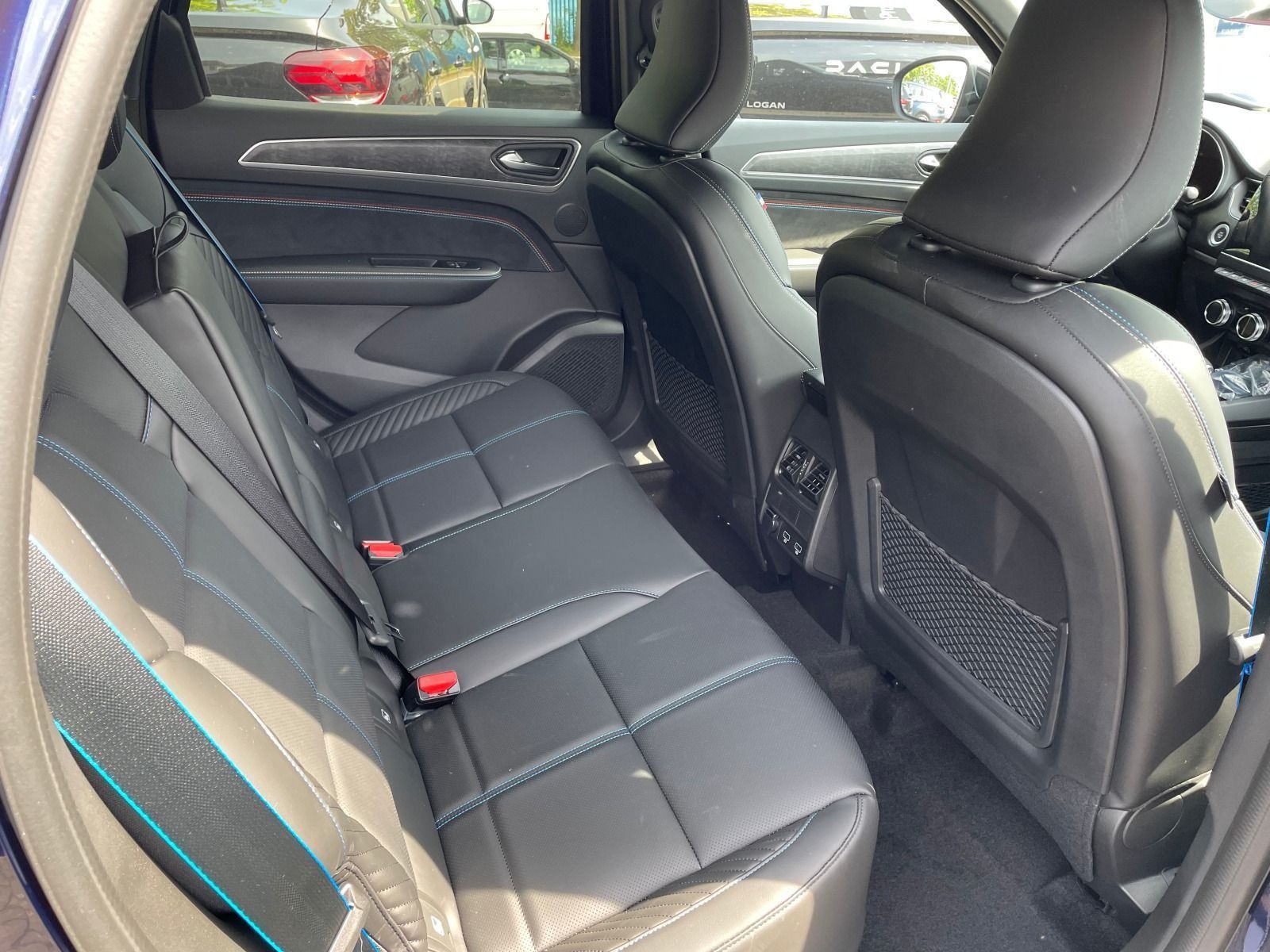Renault Arkana Esprit Alpine TCe160 EDC - Samsaru's Car Outlet