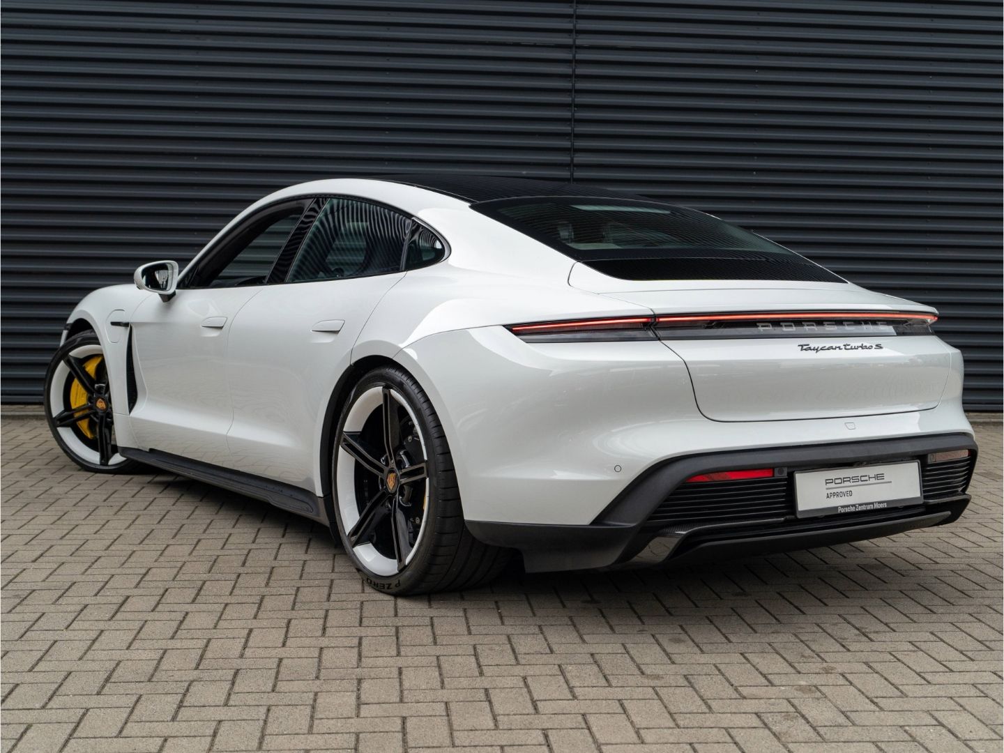 Porsche Taycan Turbo S Matrix LED PDLS Carbon uvm.