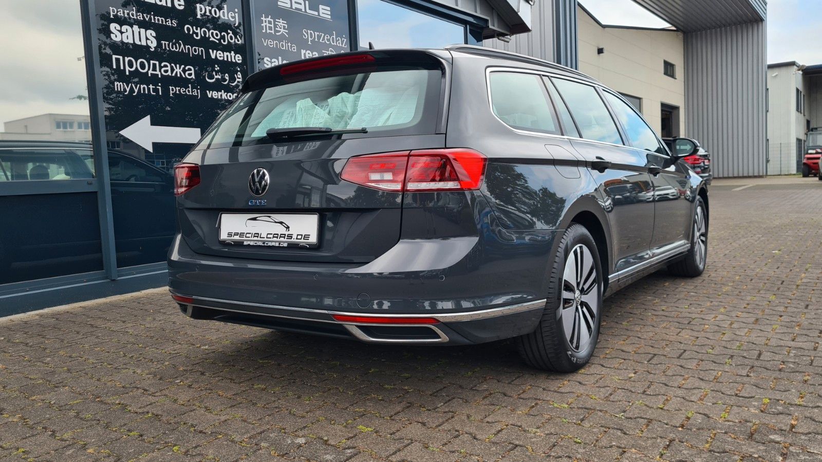 Volkswagen Passat Variant GTE - Samsaru's Car Outlet