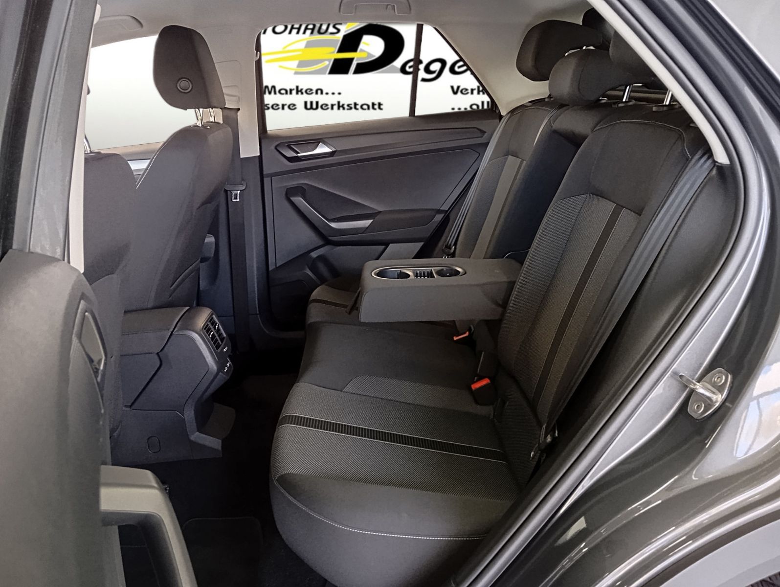 Volkswagen T-Roc - Samsaru's Car Outlet