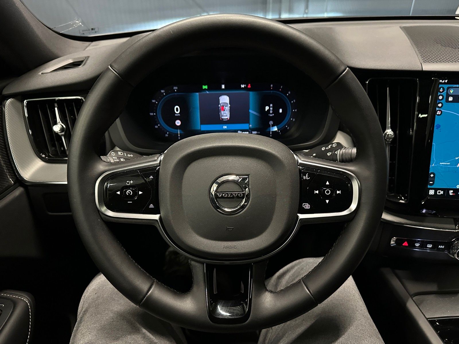 Volvo XC60 Plus Black Edition AWD*21Zoll*PANORAMA*AHK*