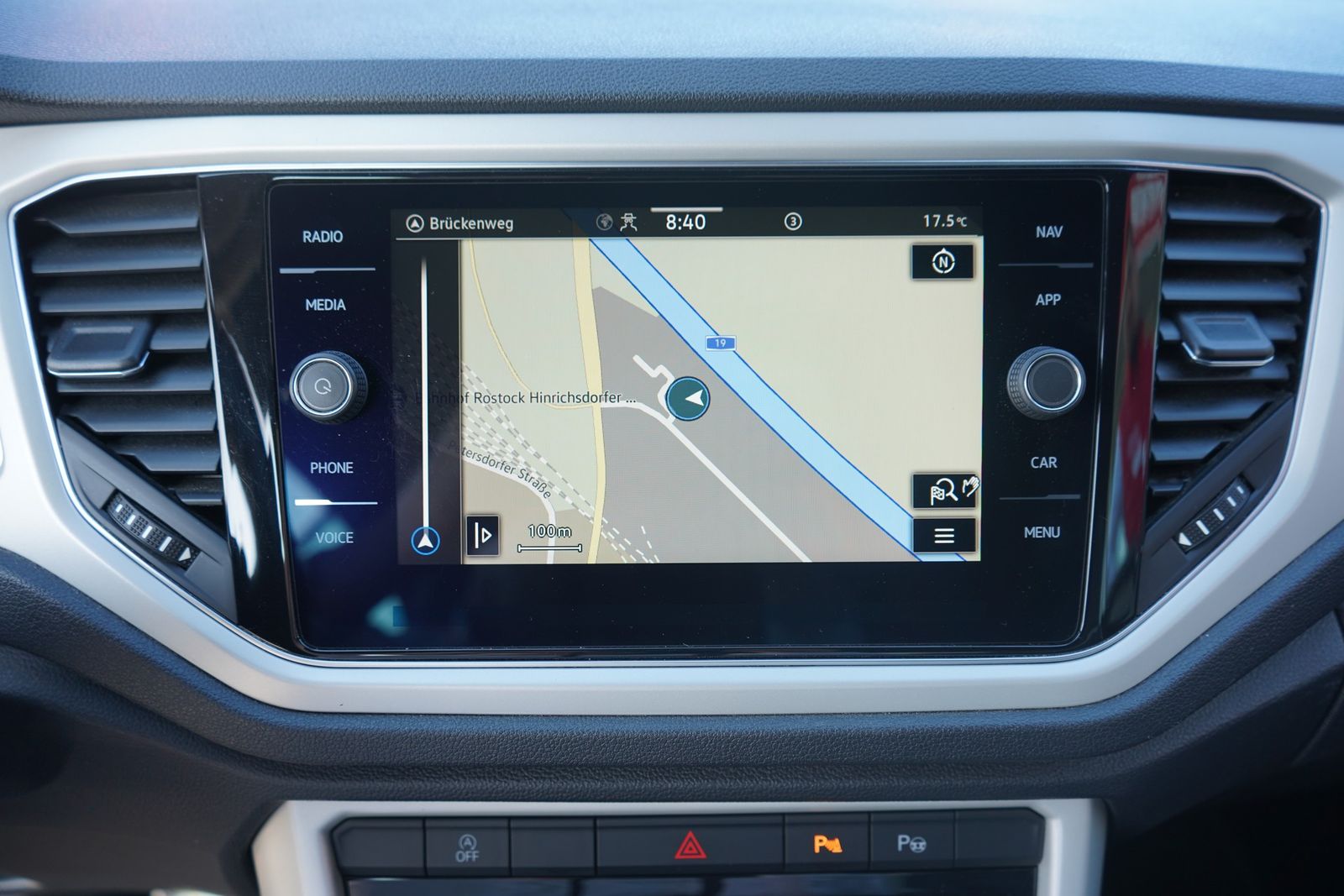 Volkswagen T-Roc 1.5 TSI Style - Samsaru's Car Outlet