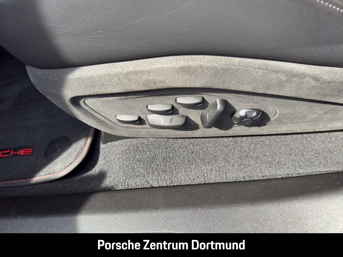 Porsche Taycan GTS Sport Turismo HA-Lenkung InnoDrive