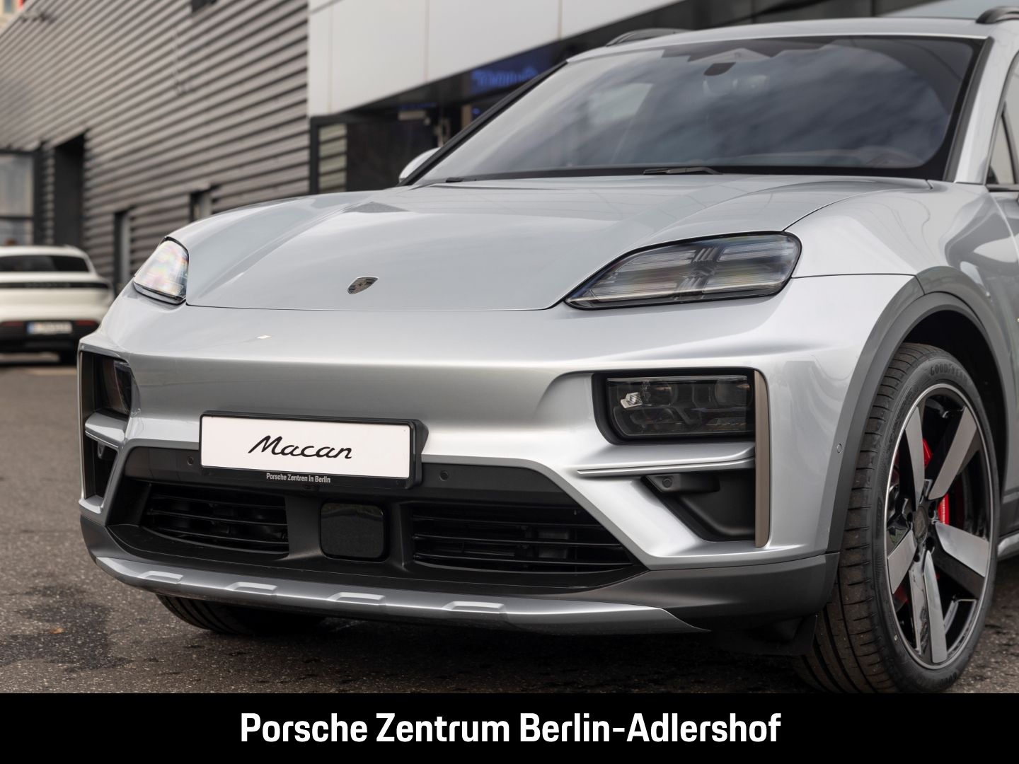 Porsche Macan Turbo - Samsaru's Car Outlet