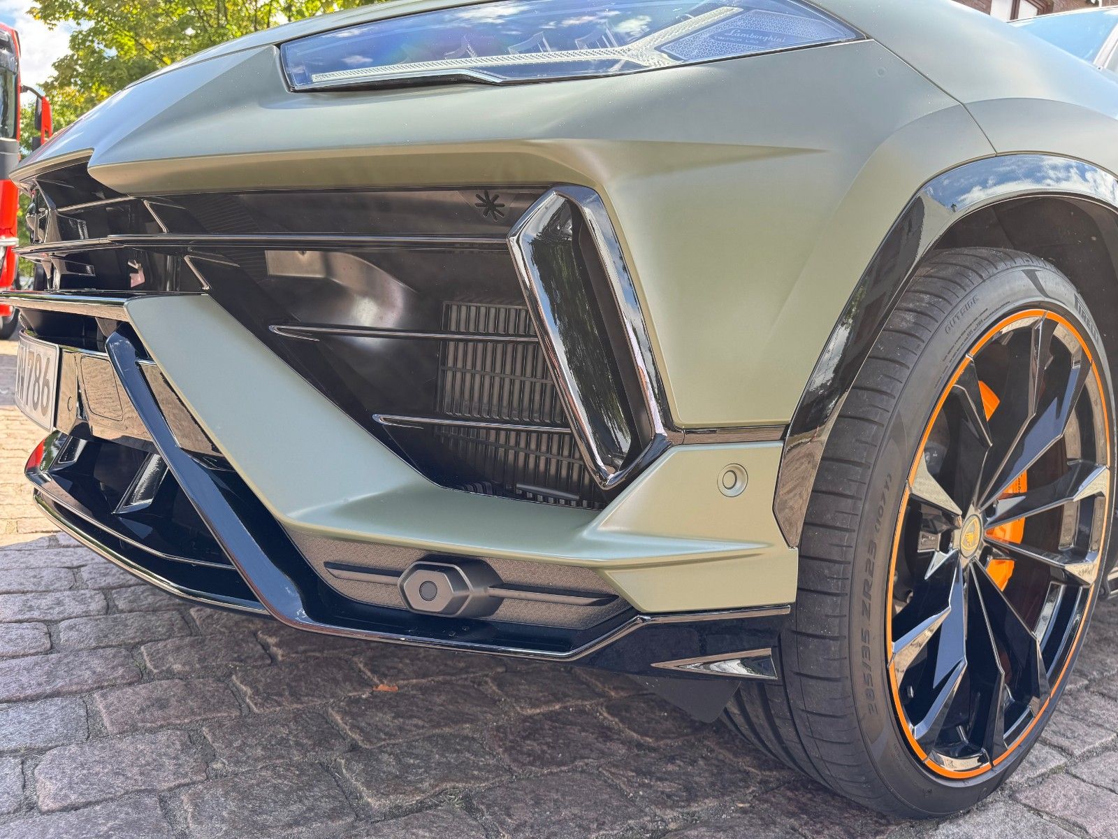 Lamborghini Urus 4.0 V8 S - Samsaru's Car Outlet