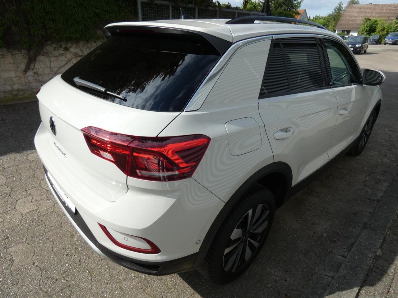 Volkswagen T-Roc 2.0 TDI DSG Move - Samsaru's Car Outlet