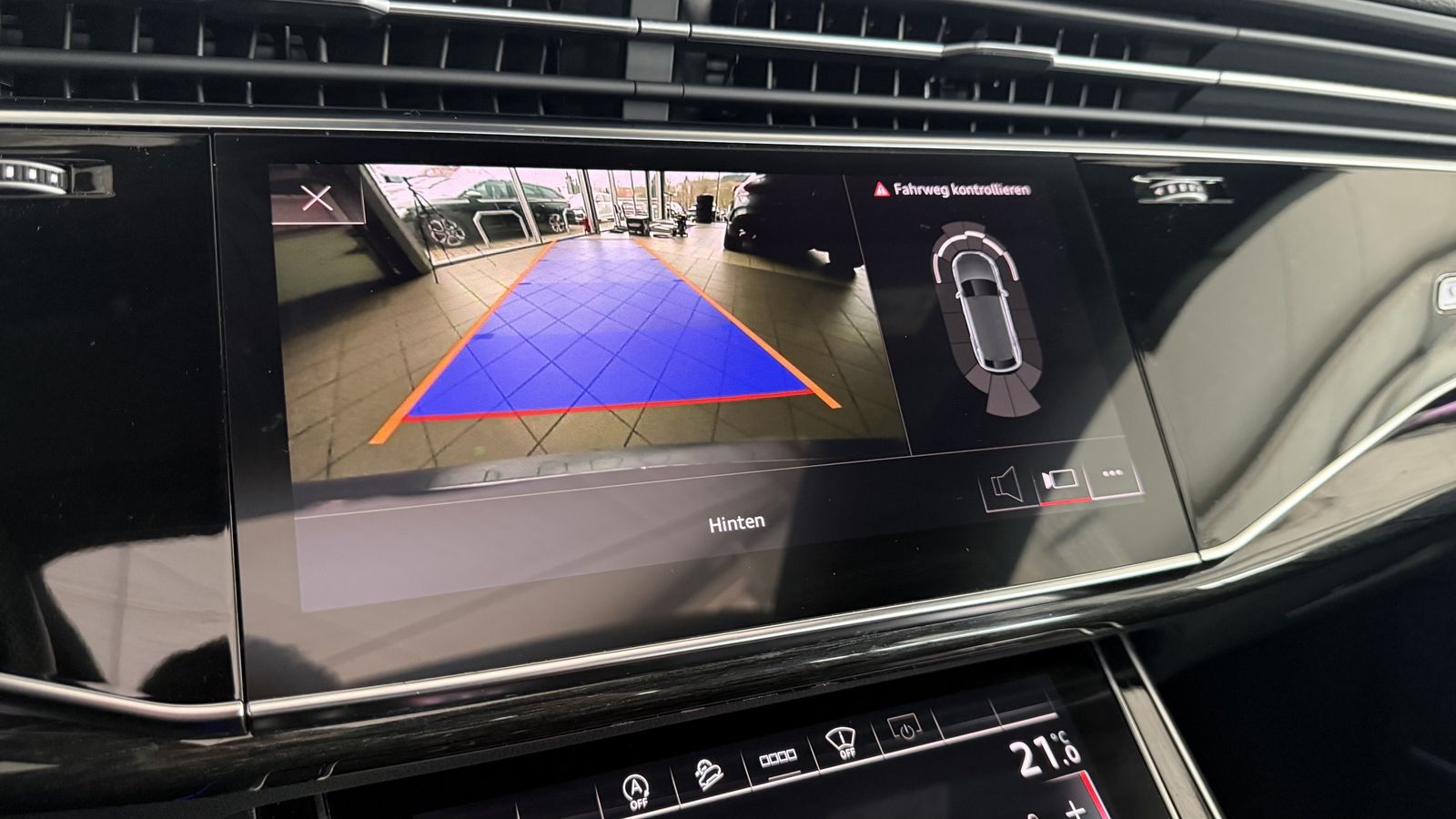 Audi Q8 50 TDI Q|S LINE - Samsaru's Car Outlet