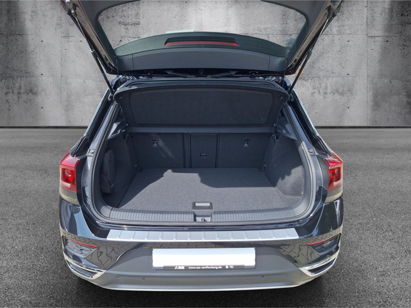 Volkswagen T-Roc 1.5 TSI EU6d Sport - Samsaru's Car Outlet