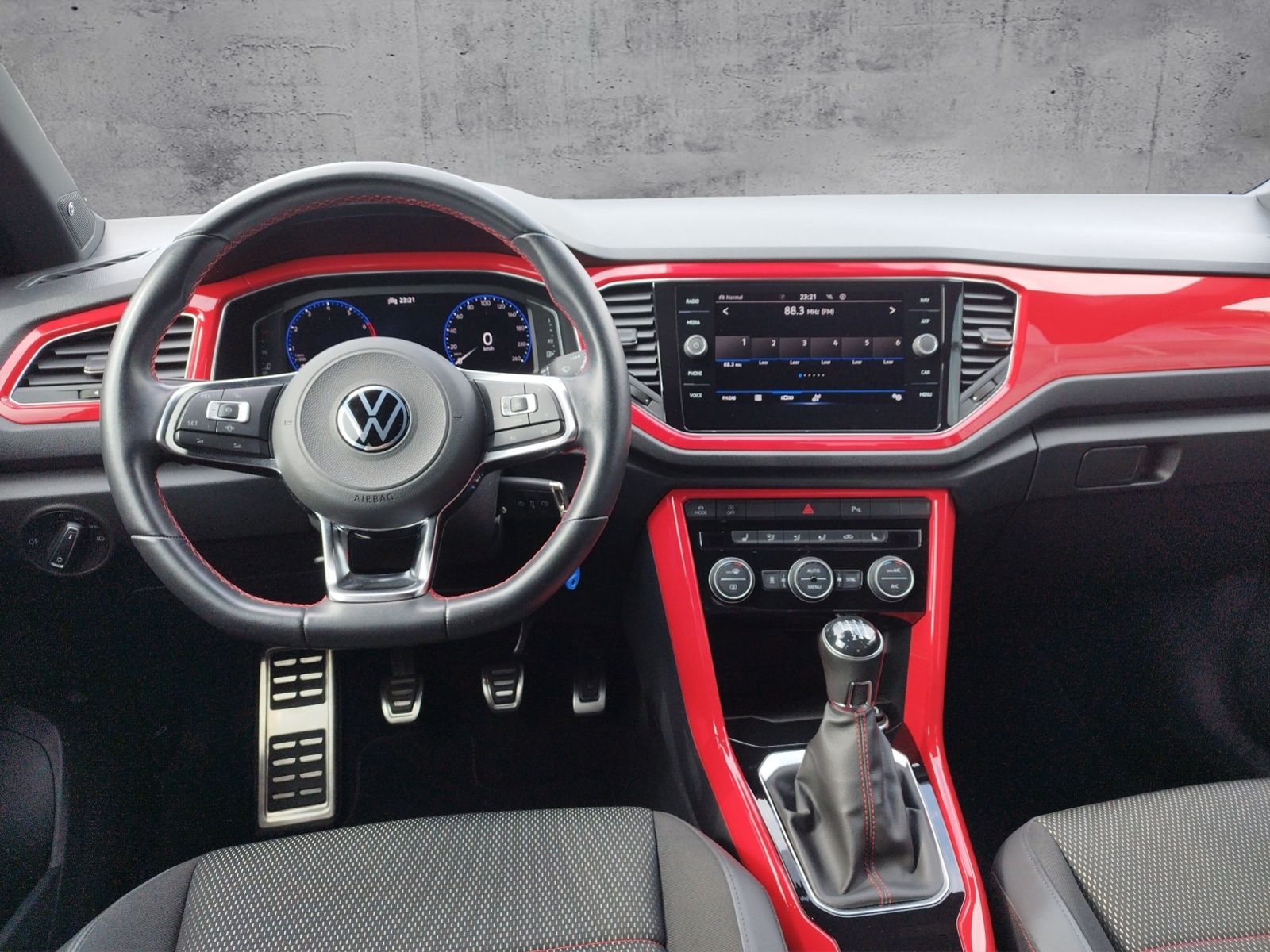 Volkswagen T-Roc Sport 1.5TSI - Samsaru's Car Outlet