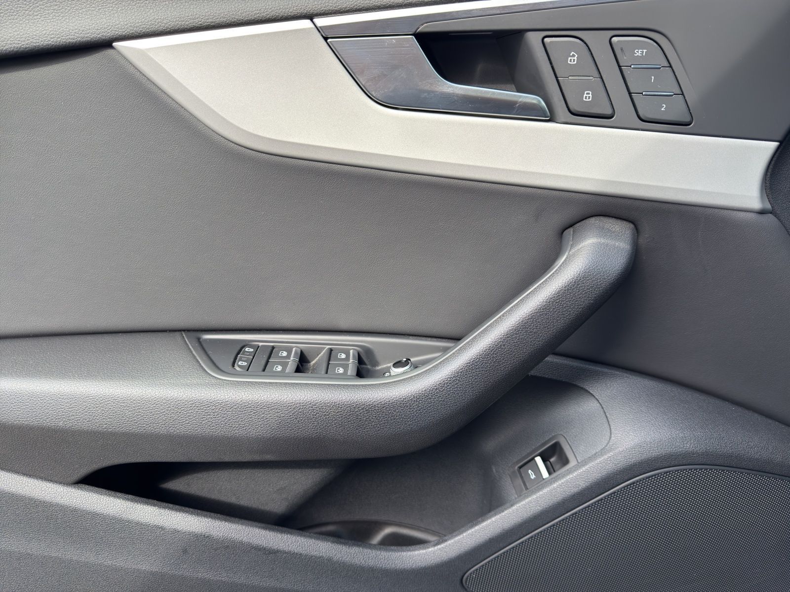 Audi A4 Avant 40 TDI advanced S tronic - Samsaru's Car Outlet
