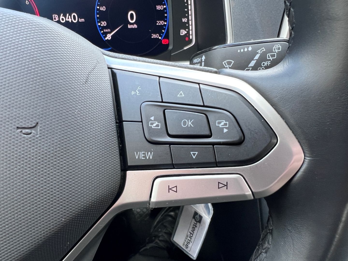 Volkswagen T-Roc 1.0TSI Style - Samsaru's Car Outlet