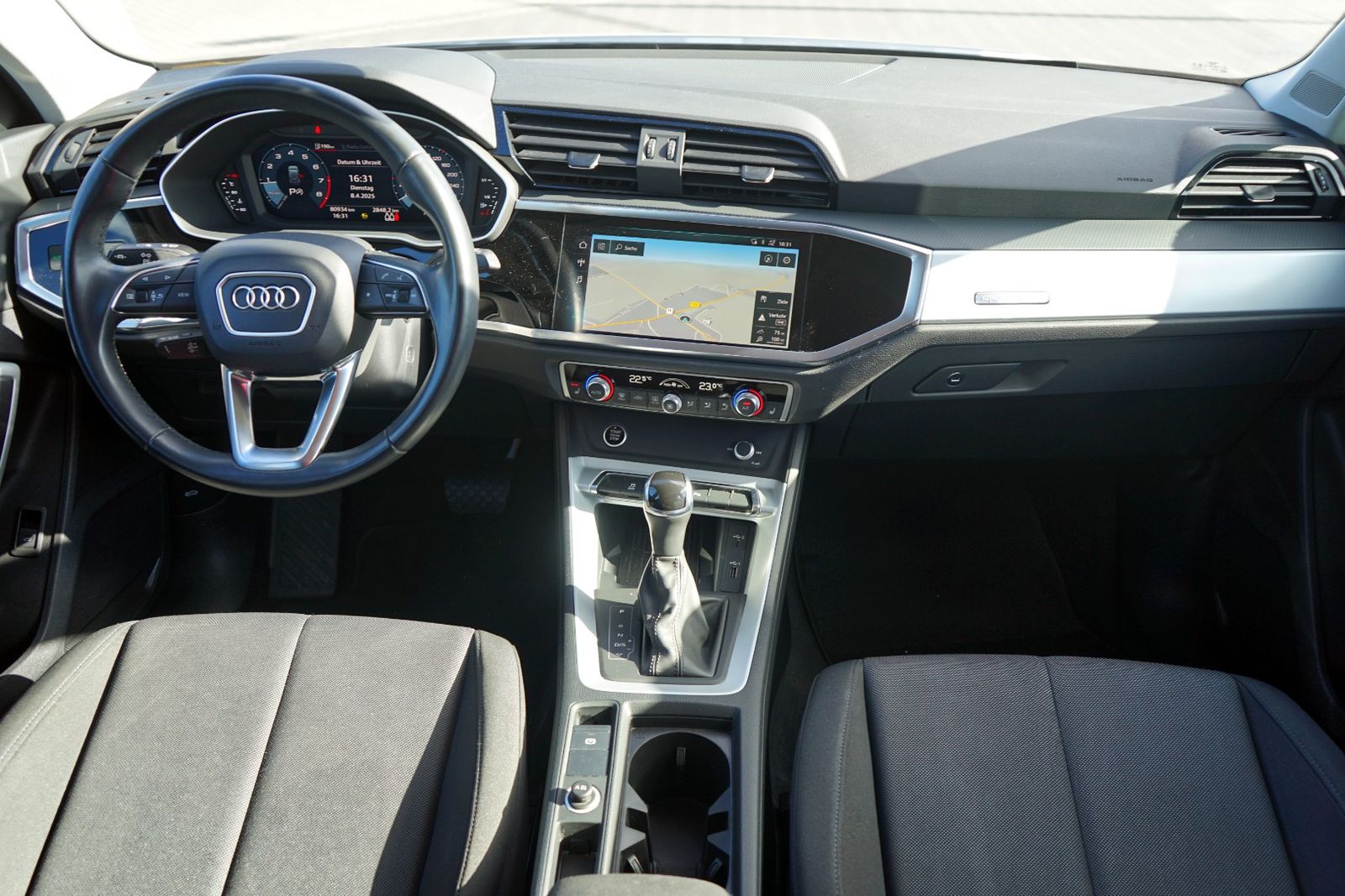 Audi Q3 40 TFSI qu. advanced - Samsaru's Car Outlet