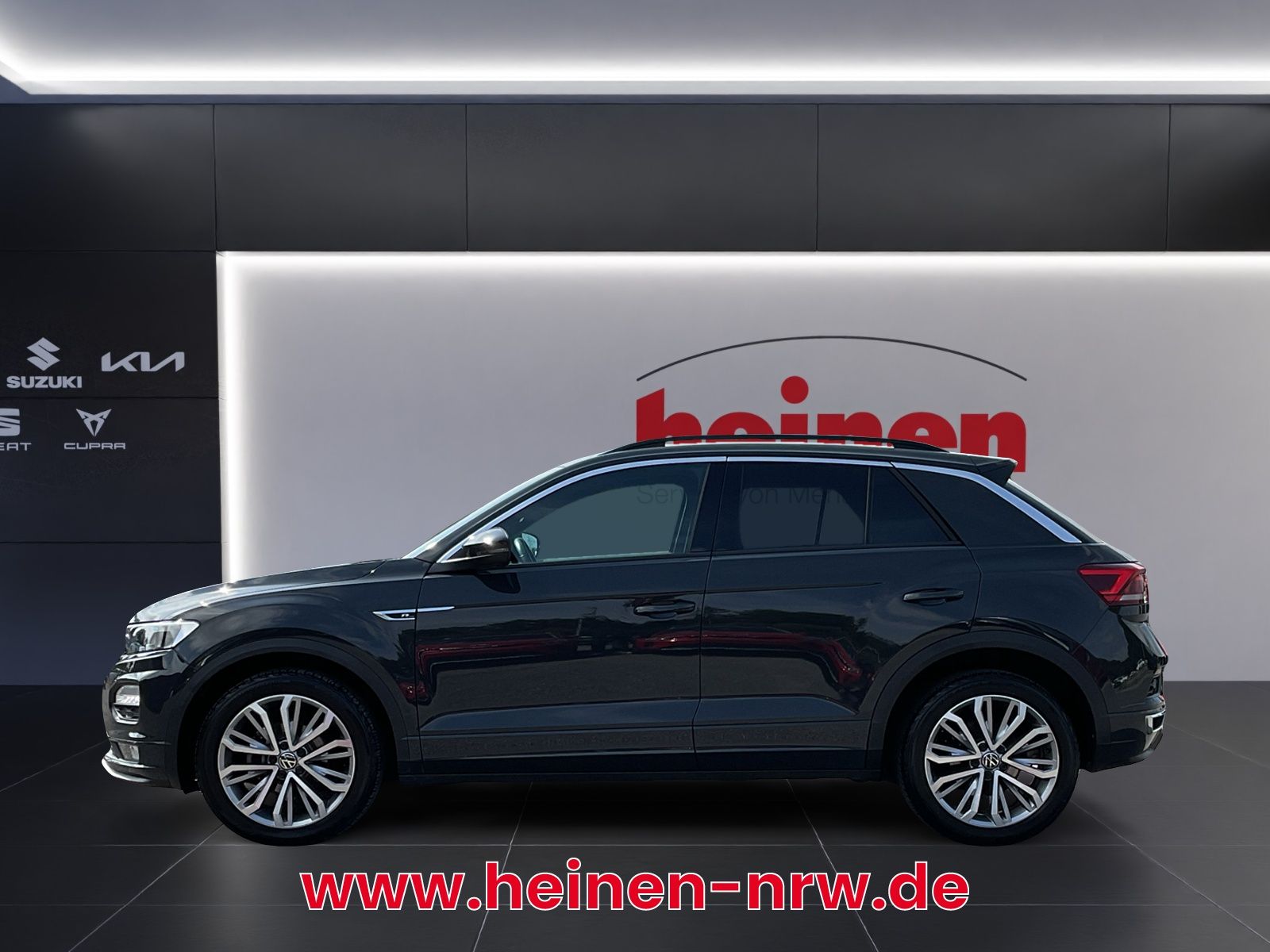 Volkswagen T-Roc 1.5 TSI DSG Sport R-Line - Samsaru's Car Outlet