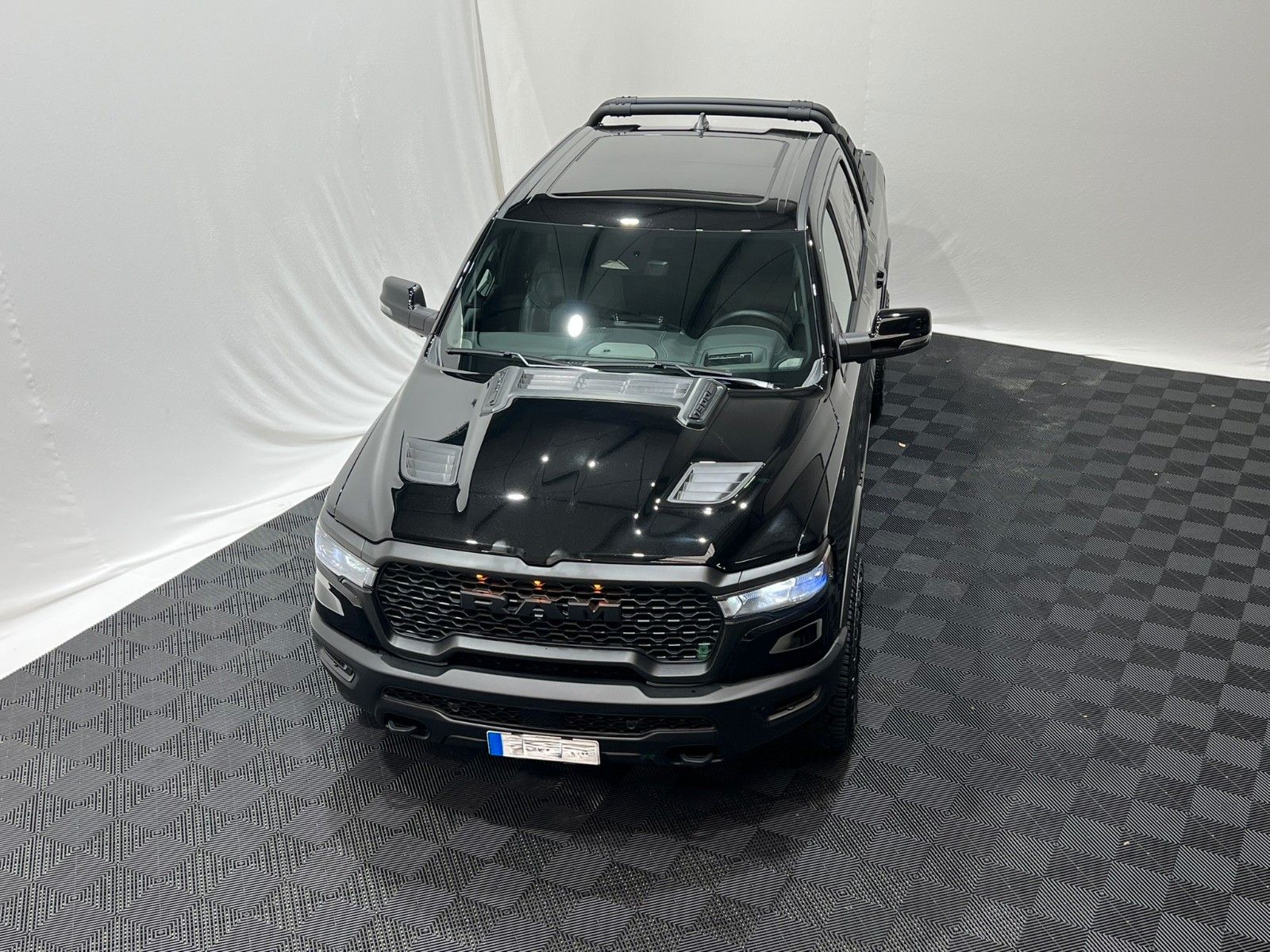 Dodge RAM 1500 Rebel Night Premium 3.0L MY25 RTR Umbau