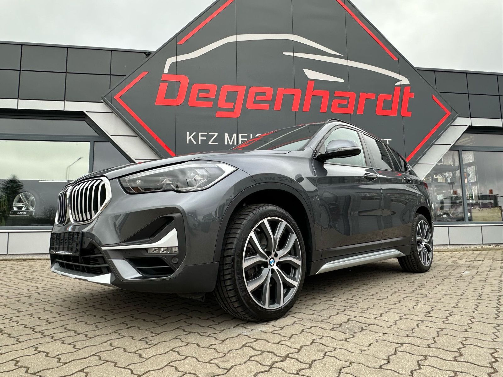 BMW X1 xDrive 25 i xLine - Samsaru's Car Outlet