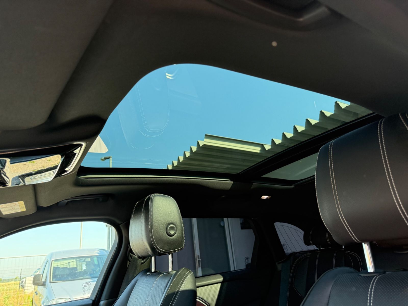 Range Rover Velar R-Dynamic - Samsaru's Car Outlet