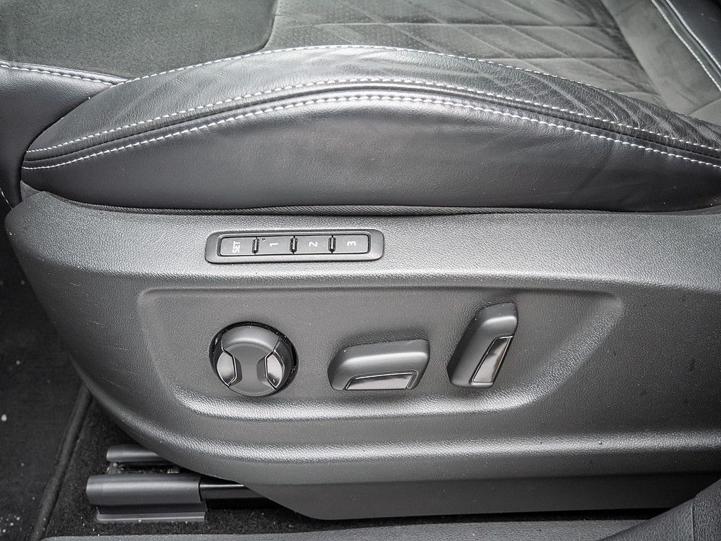 Skoda Kodiaq 2.0 TDI Sportline 4x4 ACC LED PANO 360°