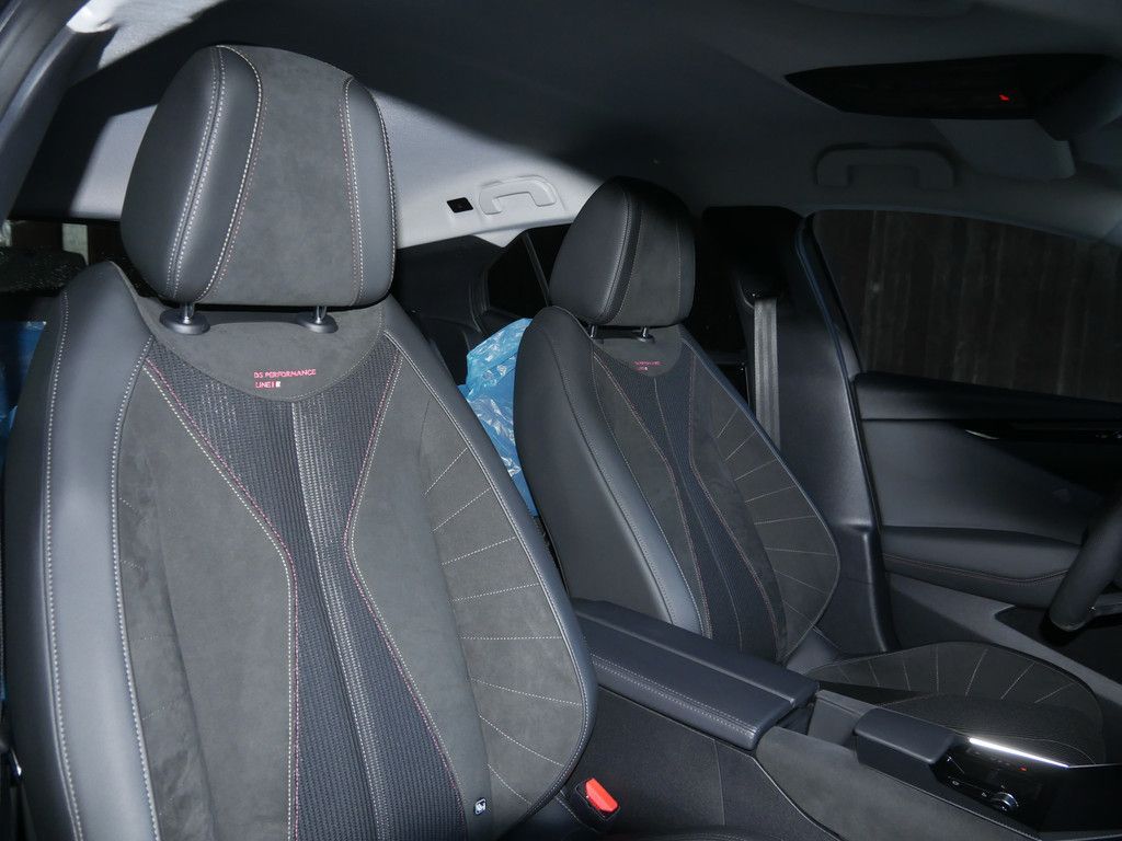 DS Automobiles DS 4 E-TENSE 225 Performance Line + MATRIX-LED