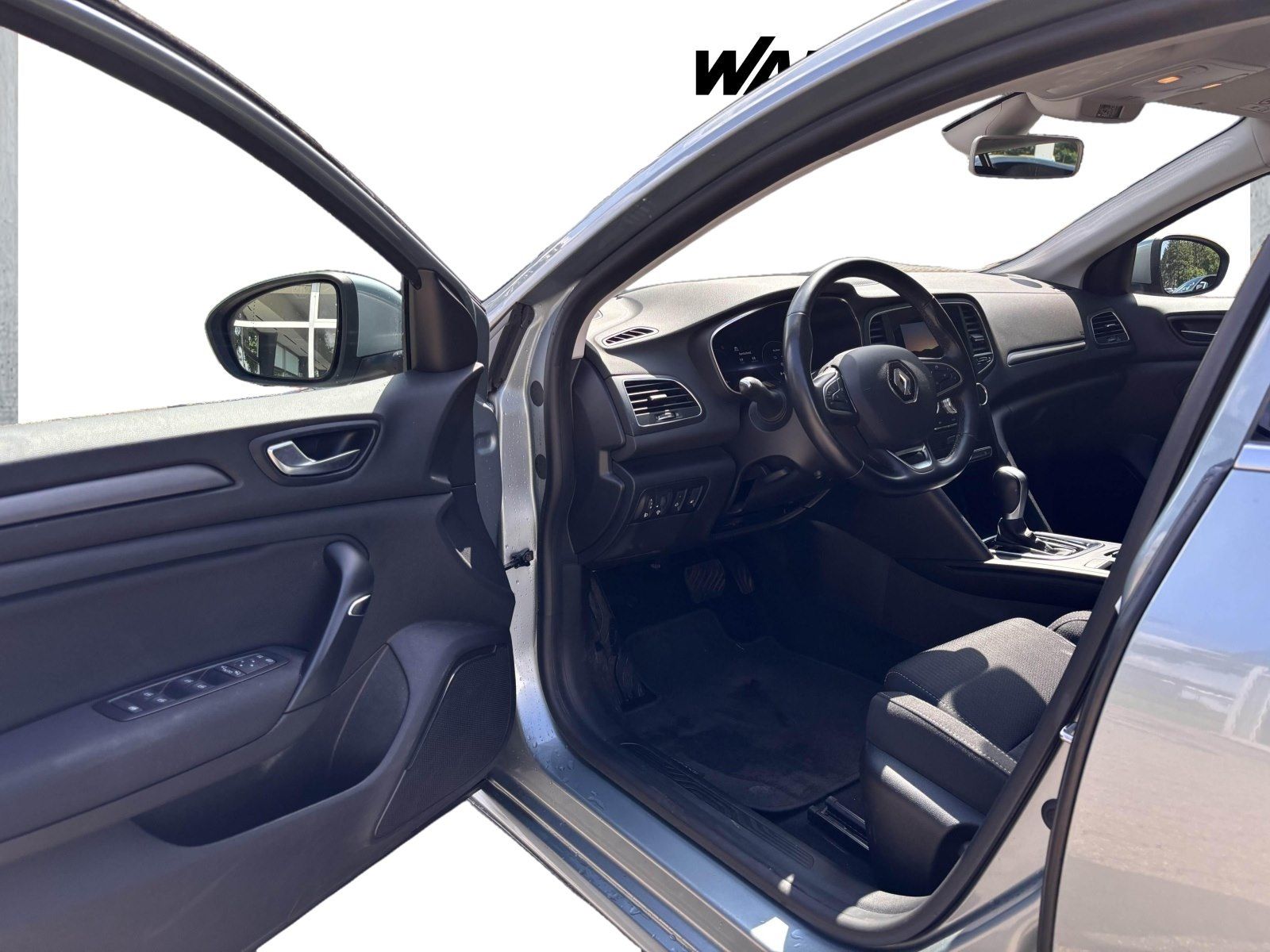 Renault Megane Grandtour ZEN E-TECH Plug-in - Samsaru's Car Outlet
