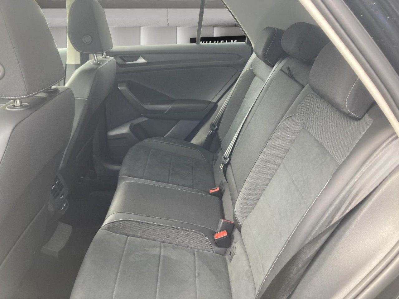 Volkswagen T-Roc 1.0 TSI Style - Samsaru's Car Outlet