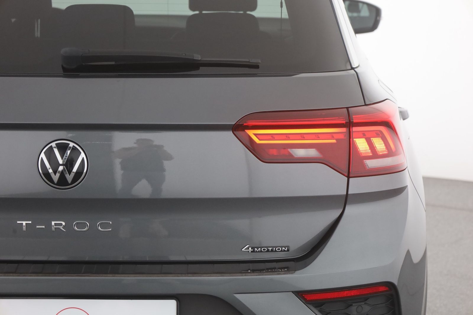 Volkswagen T-Roc 2.0 TSI 4Motion sport - Samsaru's Car Outlet