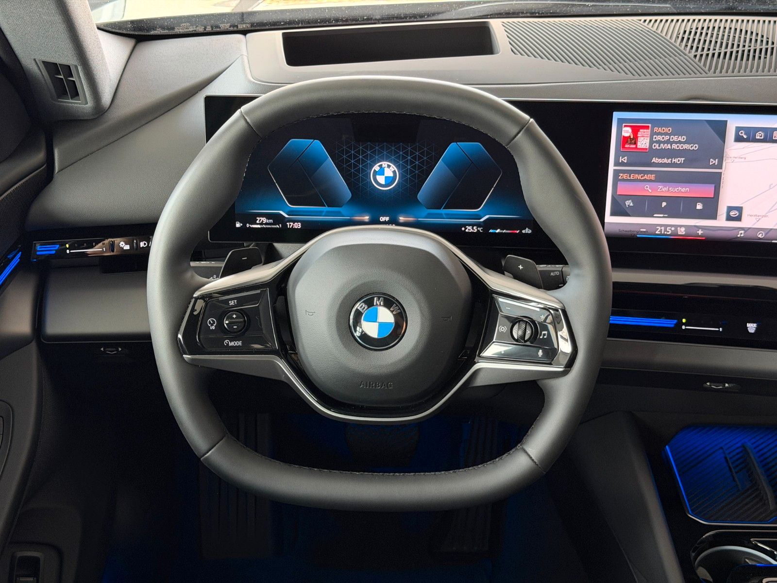 BMW 520d xDrive / AHK / 360° / Abstandtemp. / H&K