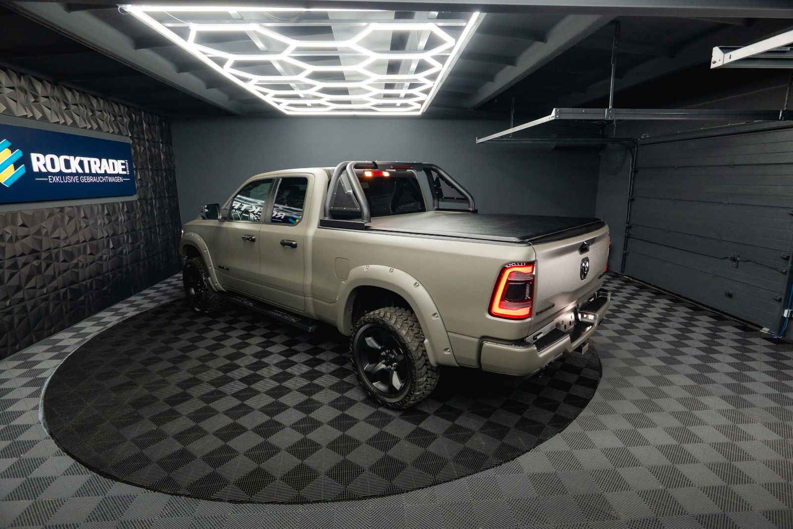 Dodge RAM 5.7 V8 HEMI 4x4 OFFROAD LONGBED RAPTOR Style