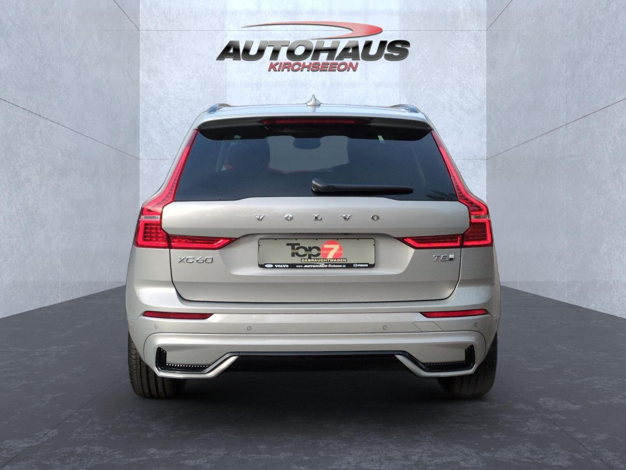 Volvo XC60 T8 Recharge Ultra Dark Plug-In Hybrid AWD