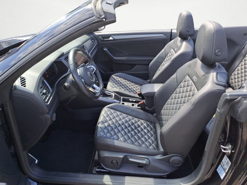 Volkswagen T-Roc 1.5 TSI DSG R-Line - Samsaru's Car Outlet