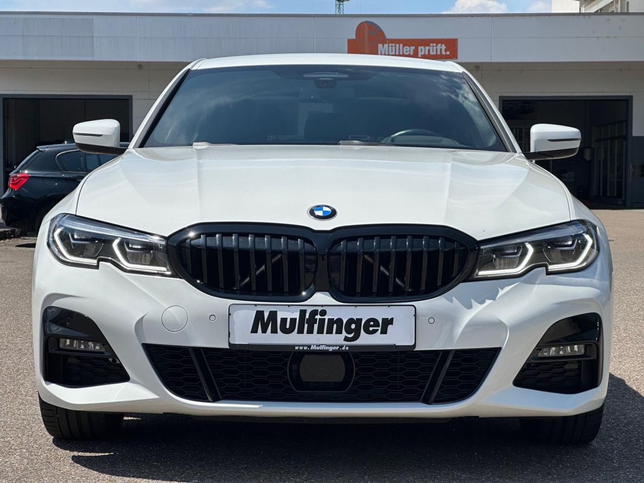 BMW 330e M Sport - Samsaru's Car Outlet