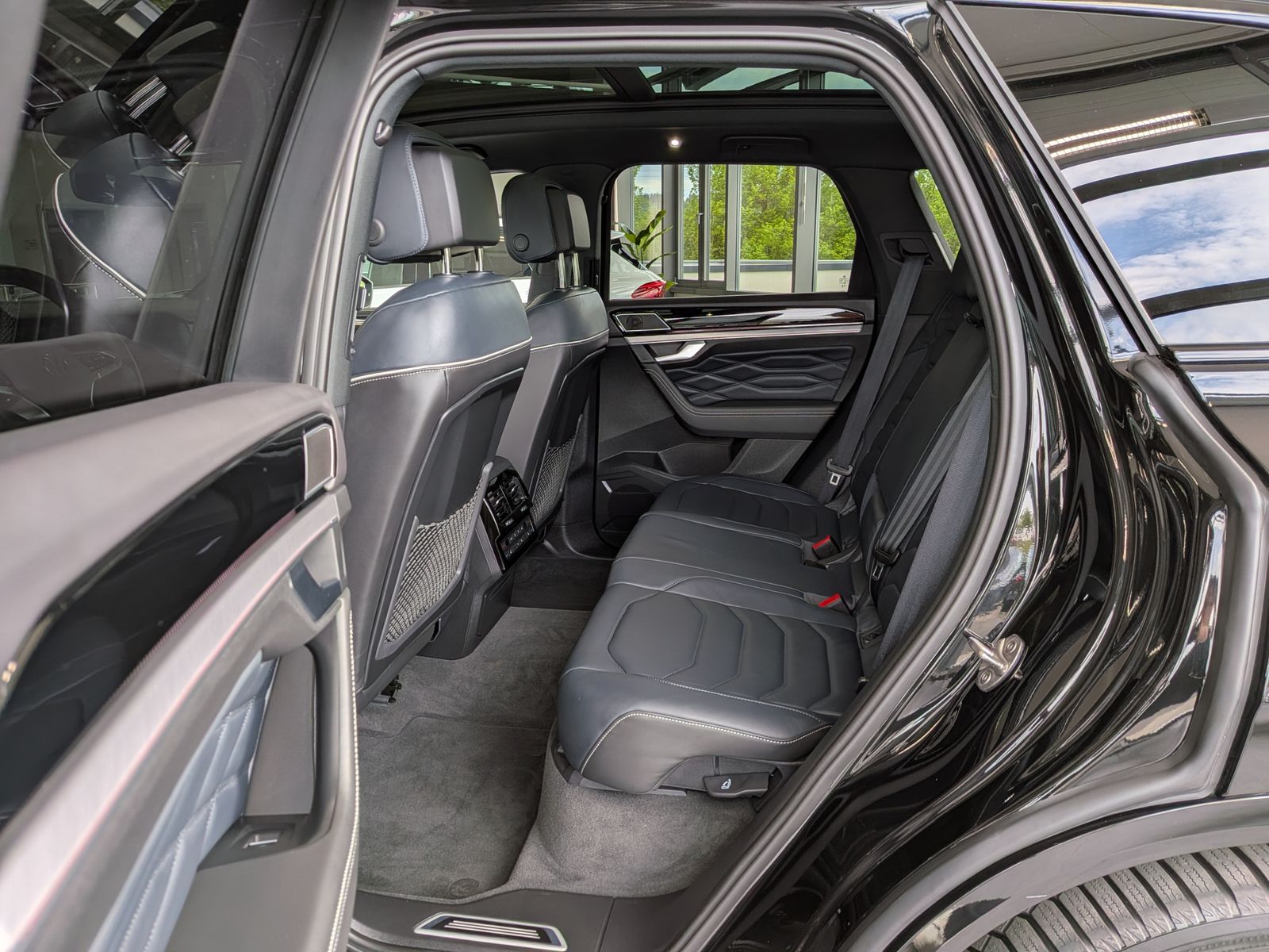 Volkswagen Touareg 3.0TDI 4M R-Line VOLL Black 22" UPE 114T