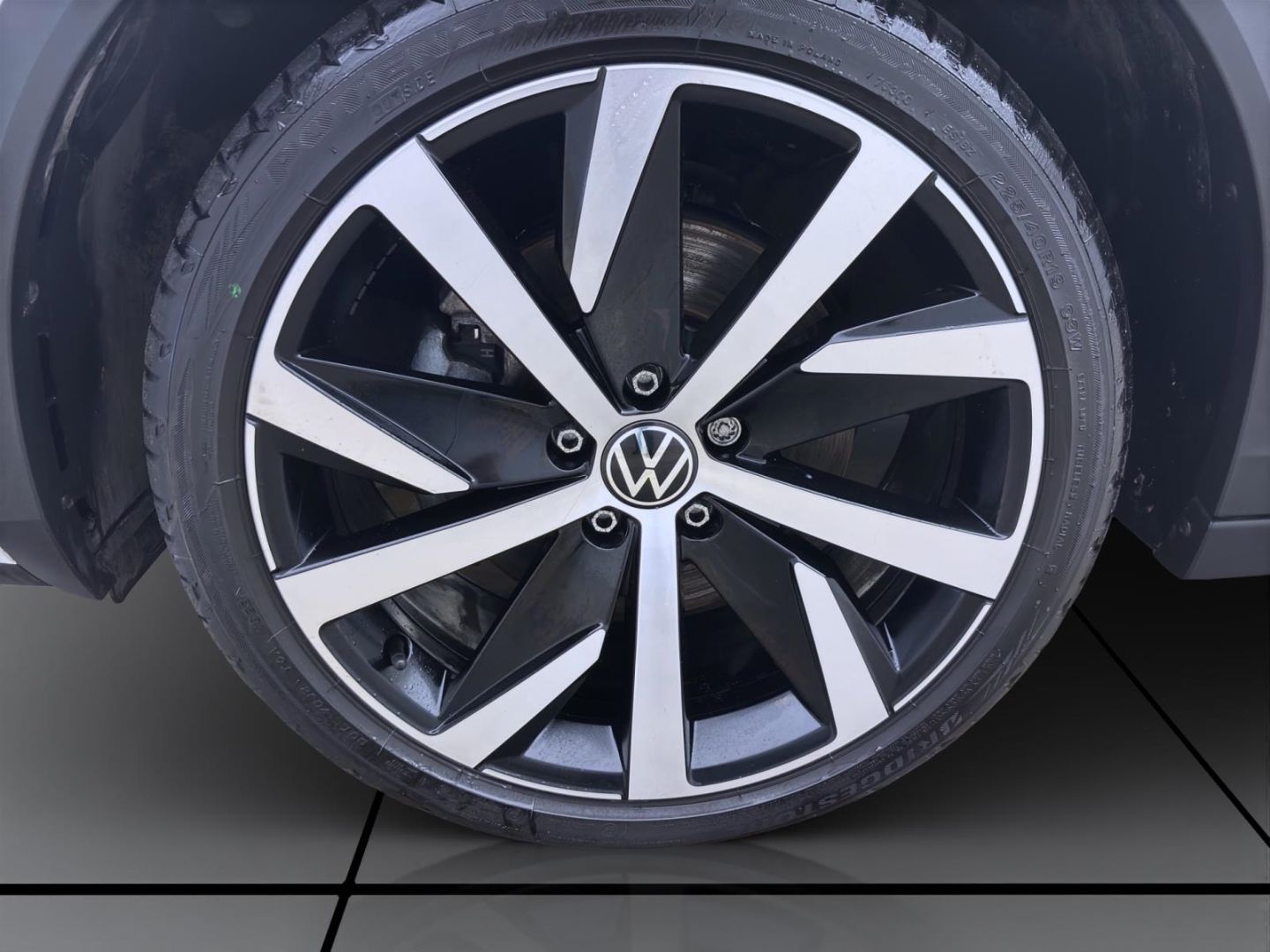 Volkswagen T-Roc 1.5 TSI DSG R-LINE - Samsaru's Car Outlet