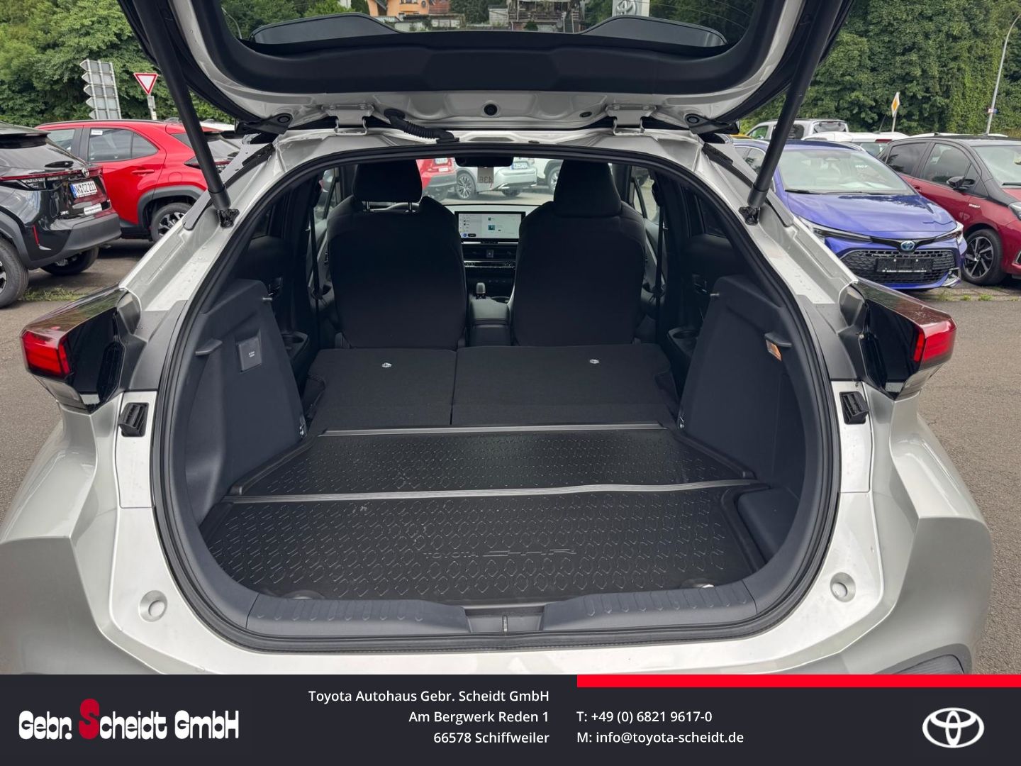 Toyota C-HR Plug-In Hybrid FWD Team D  Elektr. Heckkl L