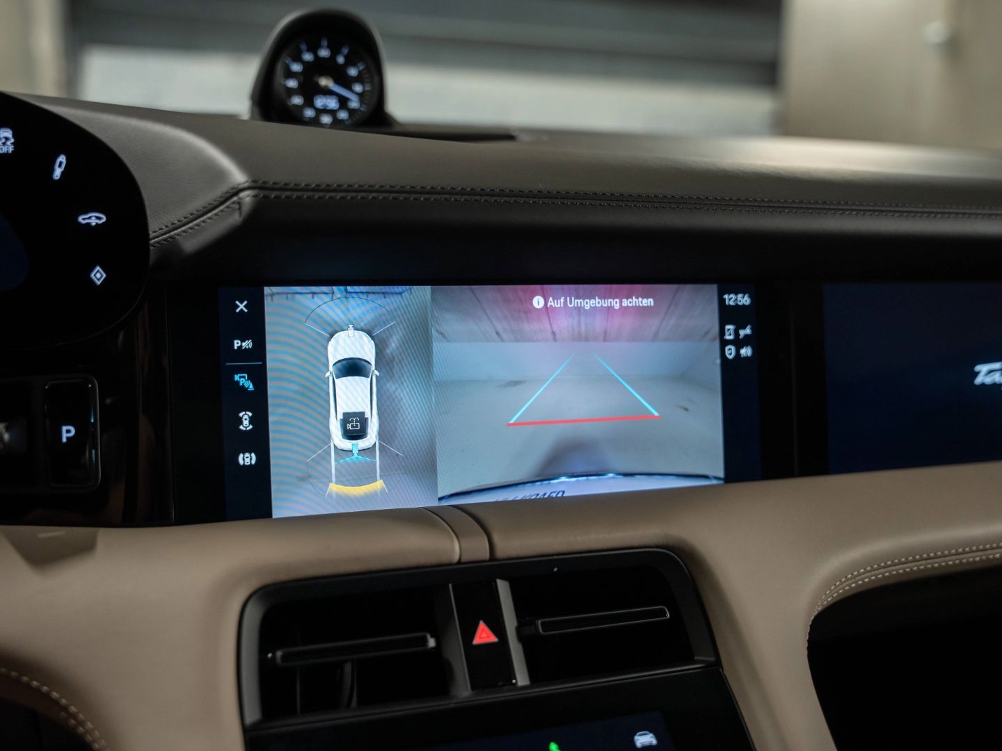 Porsche Taycan GTS InnoDrive Burmester Beifahrerdisplay