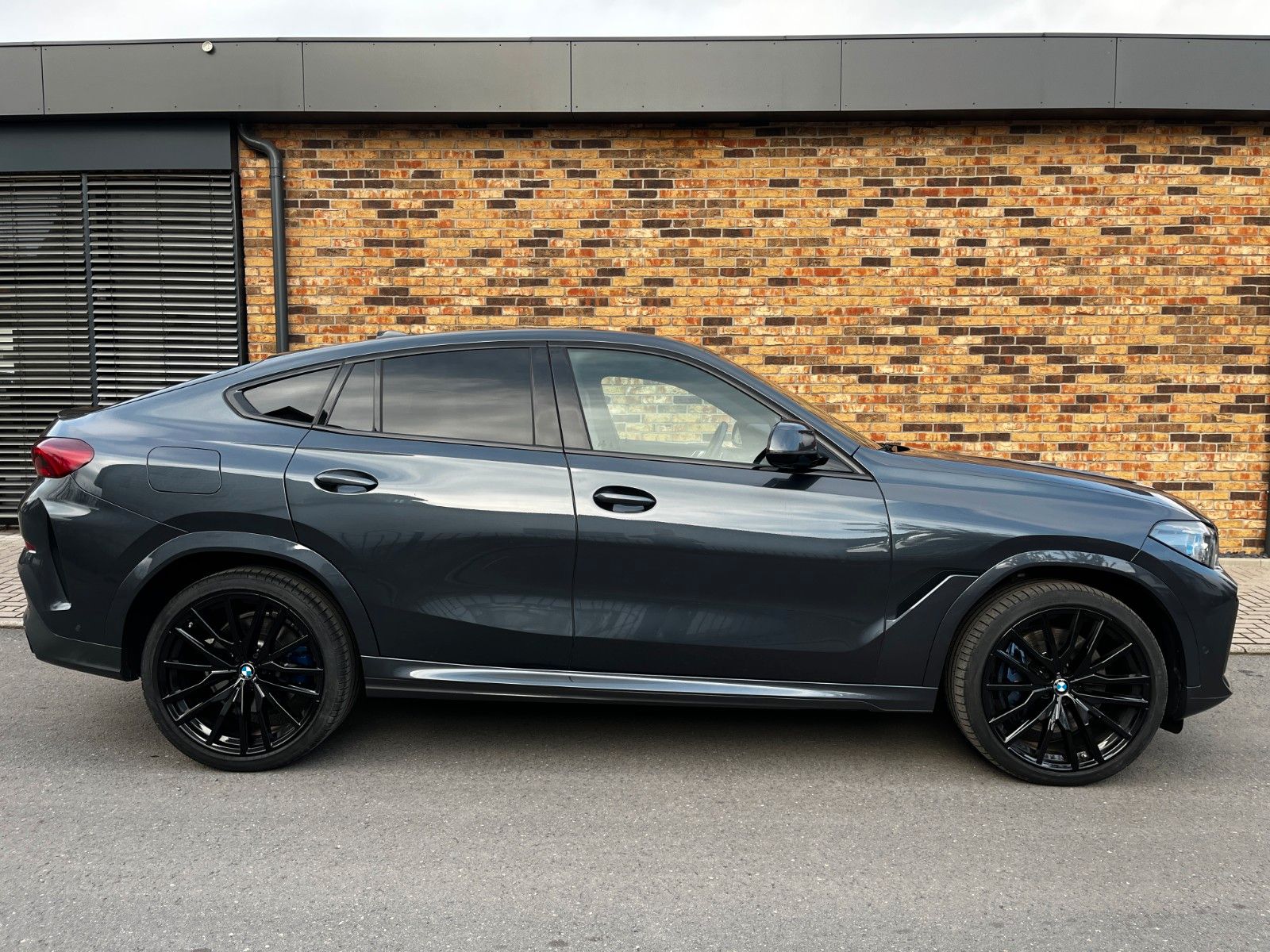 BMW X6 M50i AHK Leder Laser HUD DAProf Standhz
