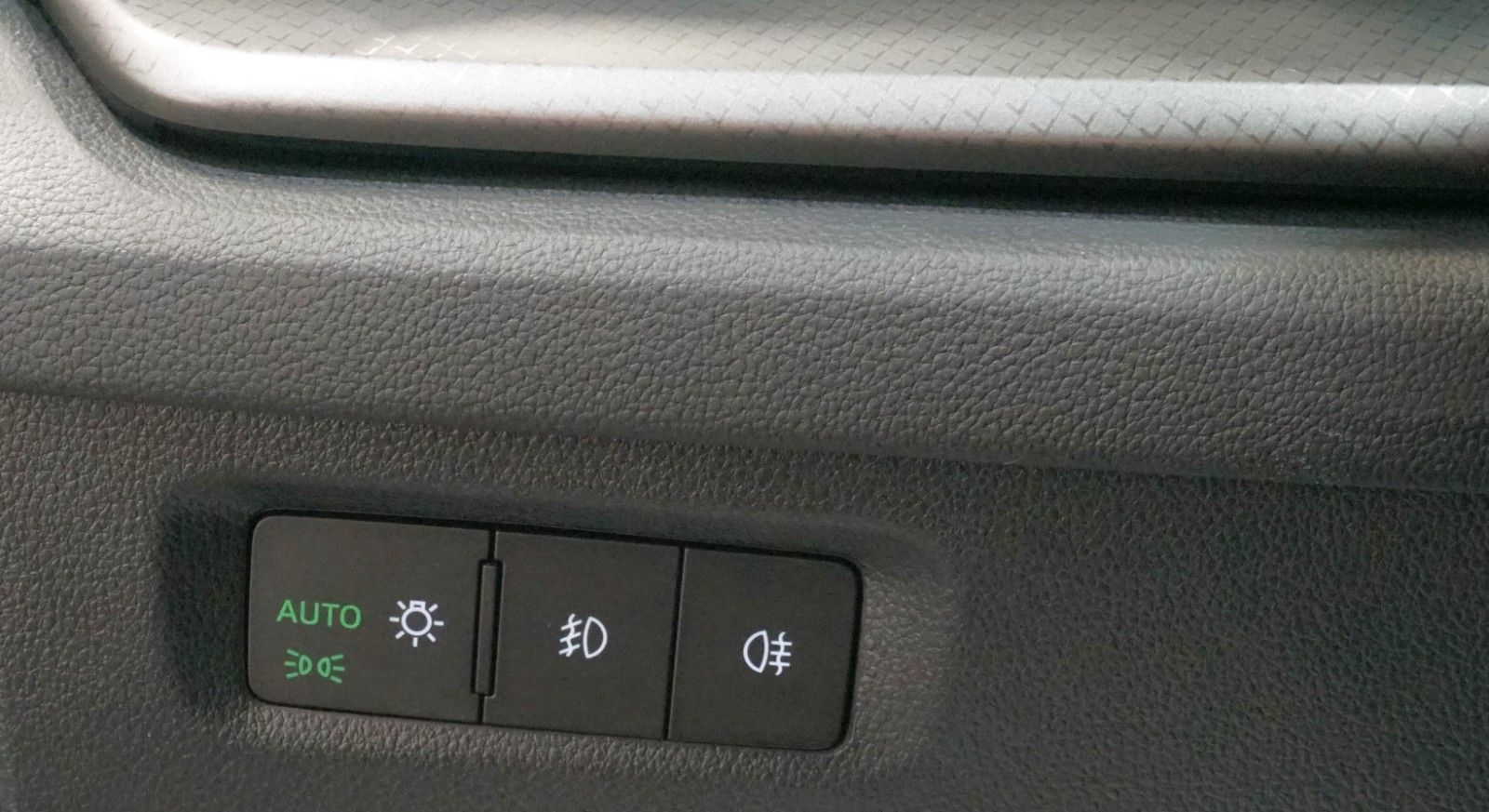 Skoda Octavia Lim. Ambition 2.0TDI*AHK*ACC*RfK*Massage