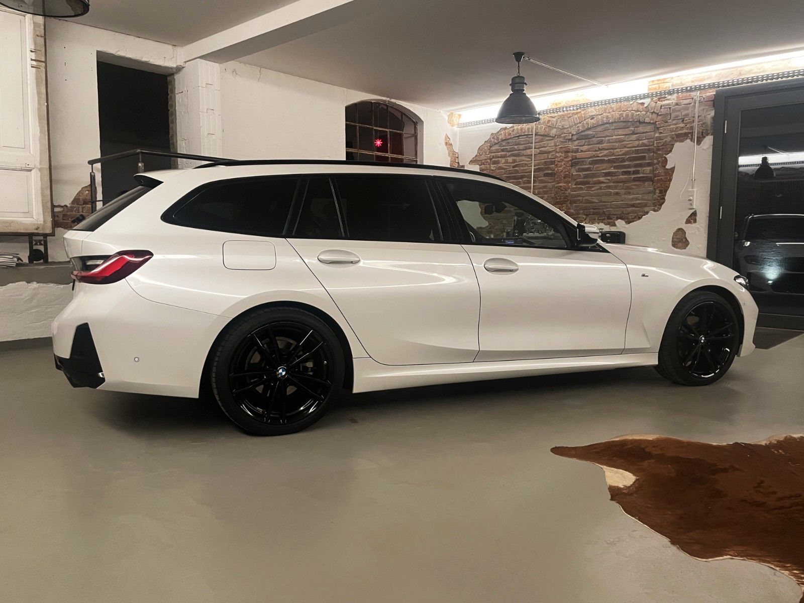 BMW 320d xDrive M Sport - Samsaru's Car Outlet