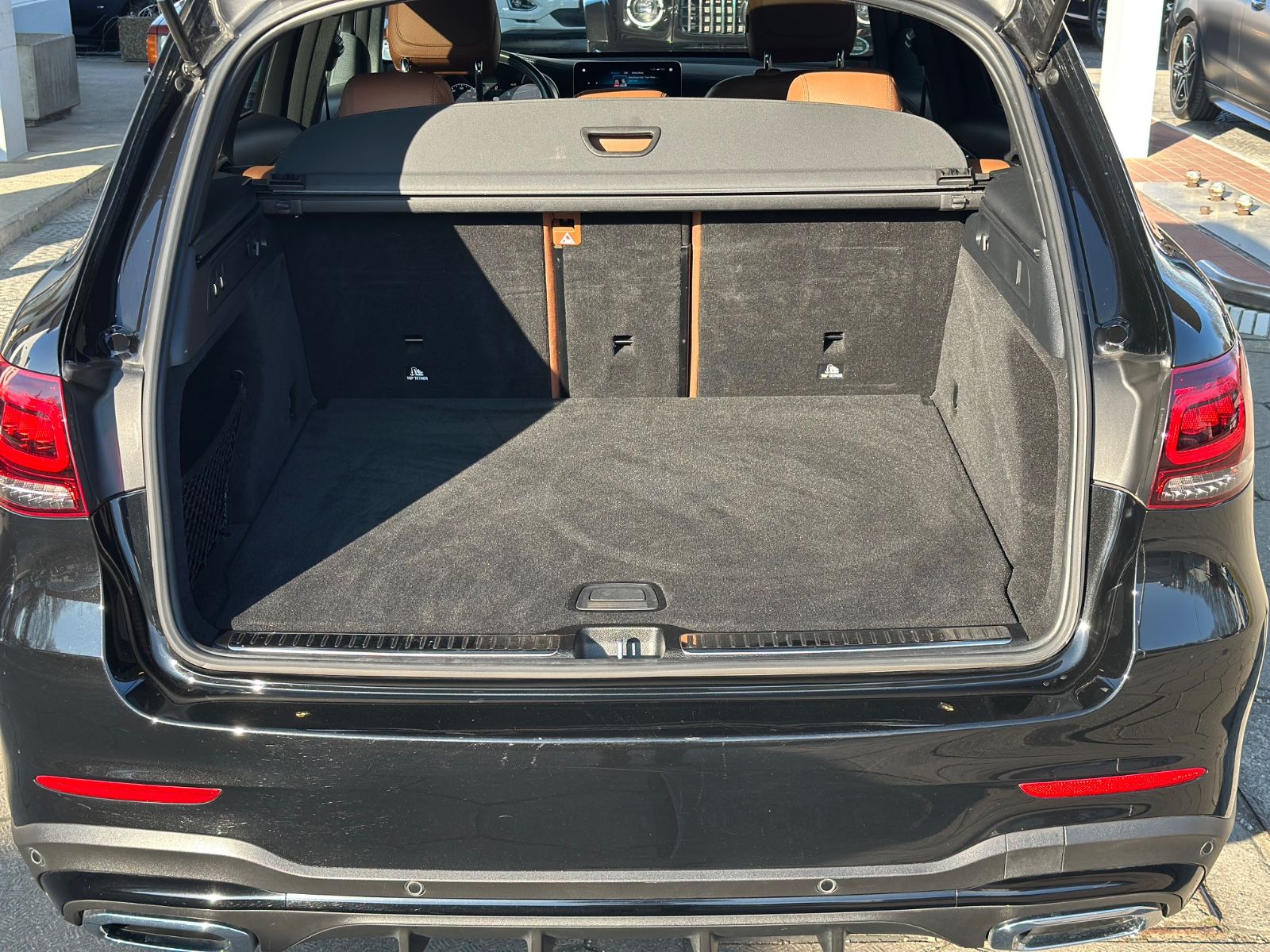 Mercedes-Benz GLC 300 d AMG 4M - Samsaru's Car Outlet