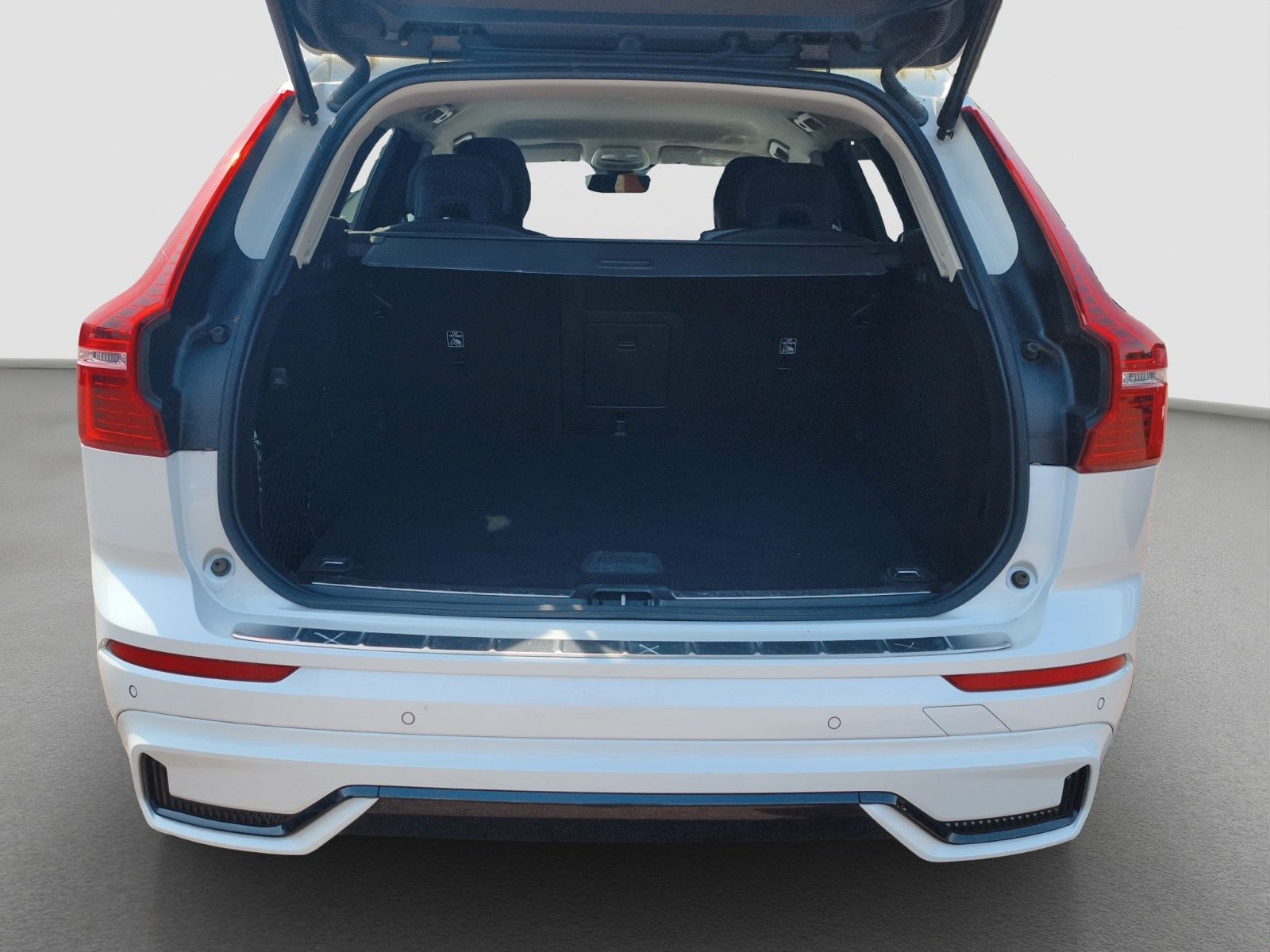 Volvo XC60 B4 Plus Dark AWD Standhzg ACC BLIS