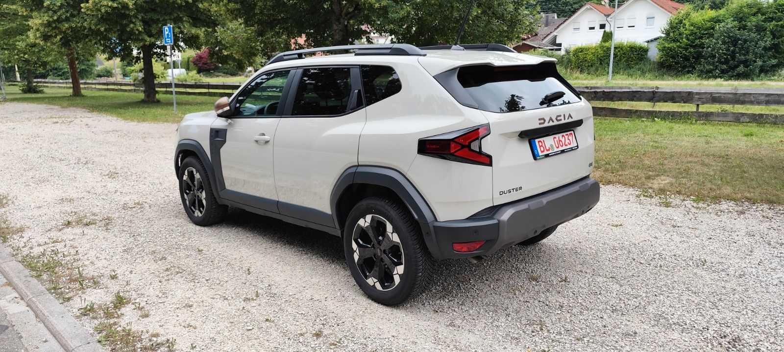 Dacia Duster TCe 130 4x4 Extreme - Samsaru's Car Outlet
