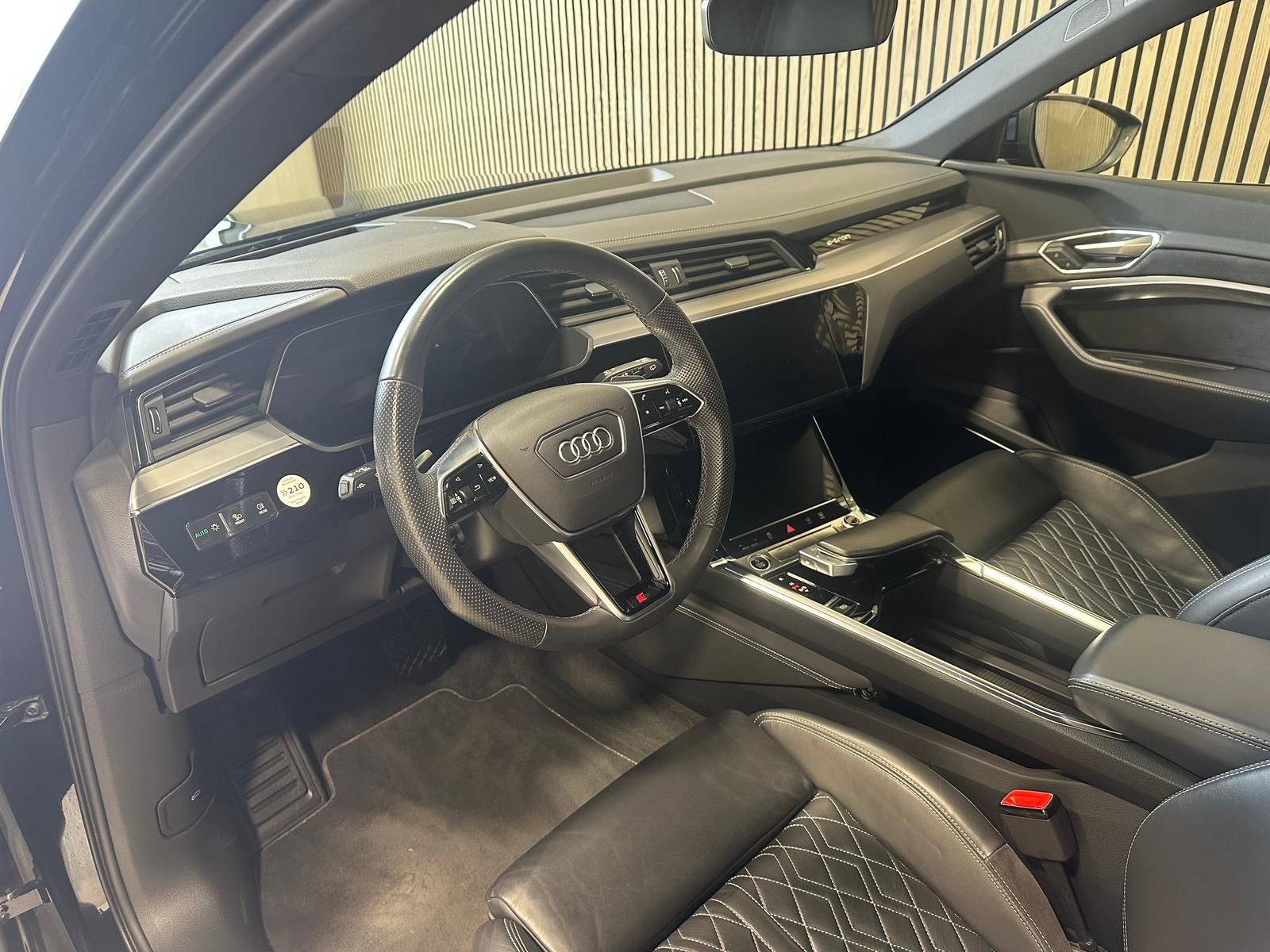 Audi e-tron 55 quattro S line 95kWh UPE:120T€|Sportsi
