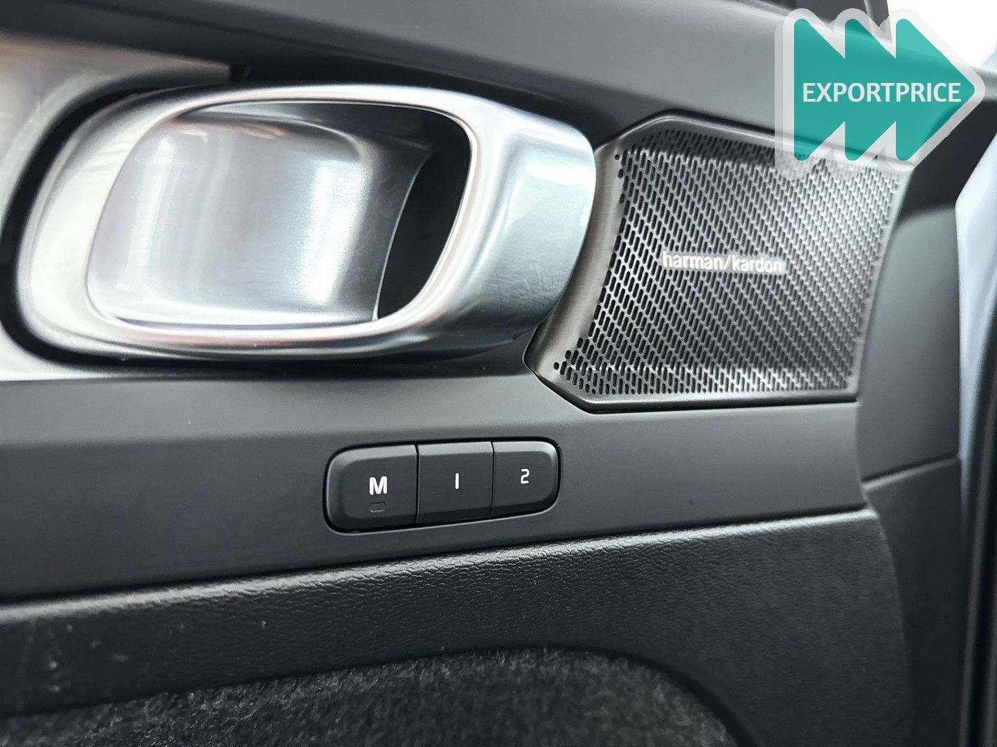 Volvo XC40 B4 Aut. Plus Dark | Stoel- en Stuurverwarmi