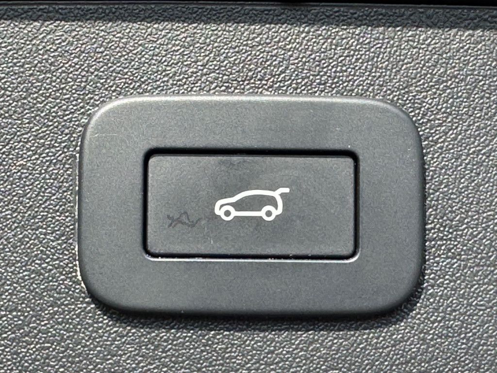 Jaguar XF Sportbrake R-Dynamic Black AWD Pano/Meridian
