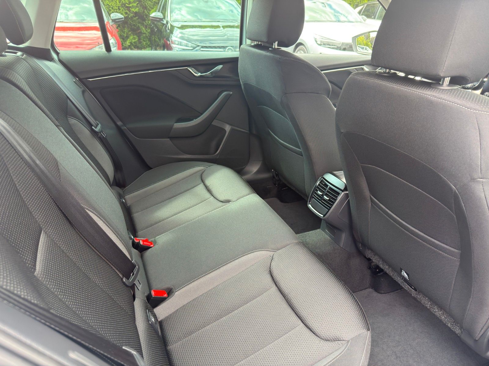 Skoda Kamiq - Samsaru's Car Outlet