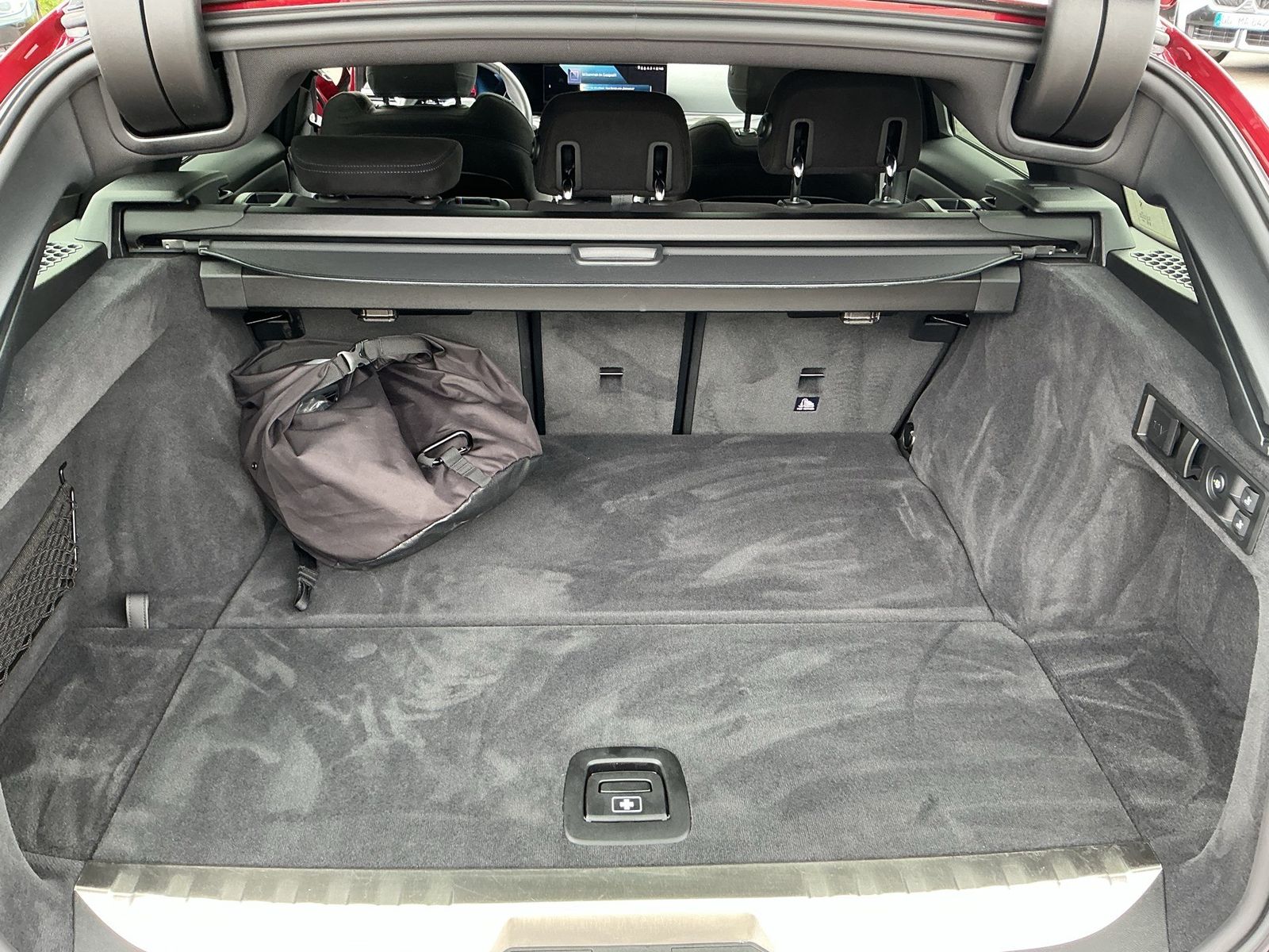 BMW 330e xDrive TOURING M SPORT PRO AHK PANO E-SITZE