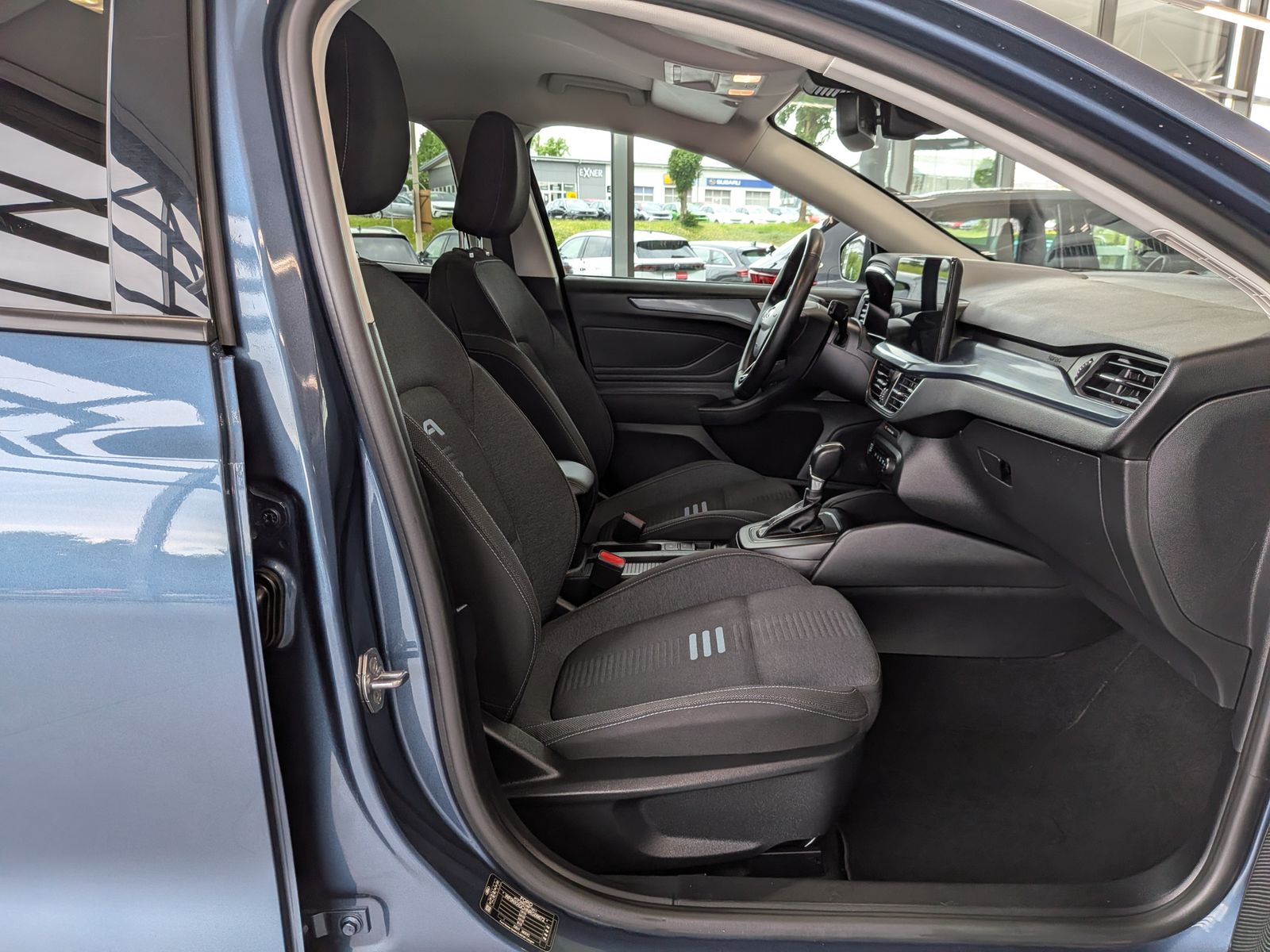 Ford Focus Limo EB Active SHz LED Navi ACC Kamera 17"