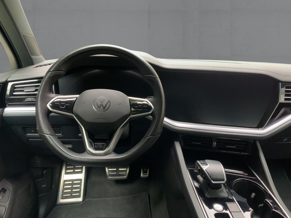 Volkswagen Touareg 3.0 TDI 4M R-LINE - Samsaru's Car Outlet