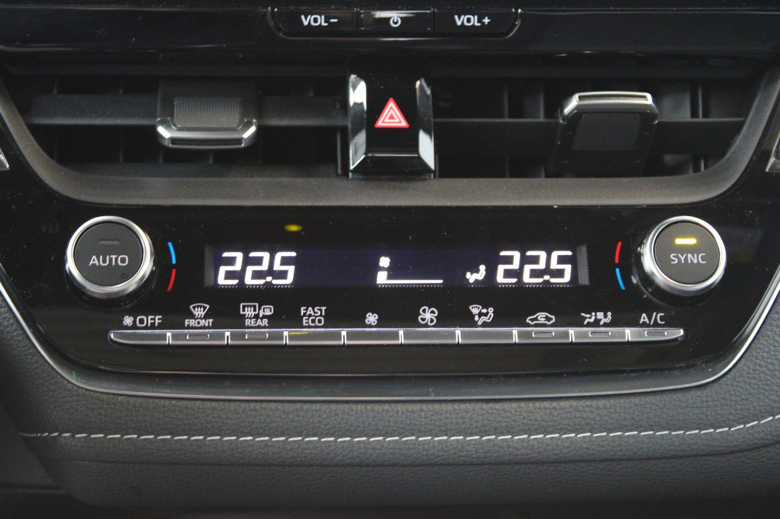 Toyota Corolla 2.0 Hybrid Lounge - Samsaru's Car Outlet
