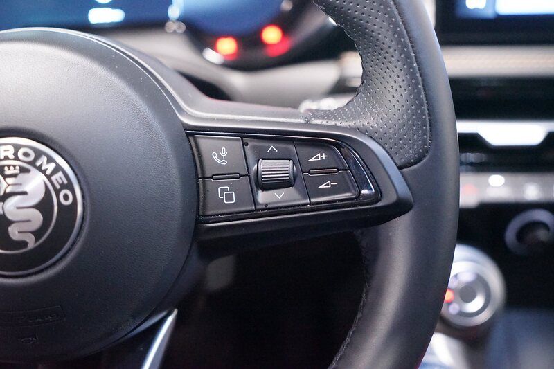 Alfa Romeo Tonale 1.5 VGT Hybrid Ti Aut.*Matrix*Kamera*Keyl