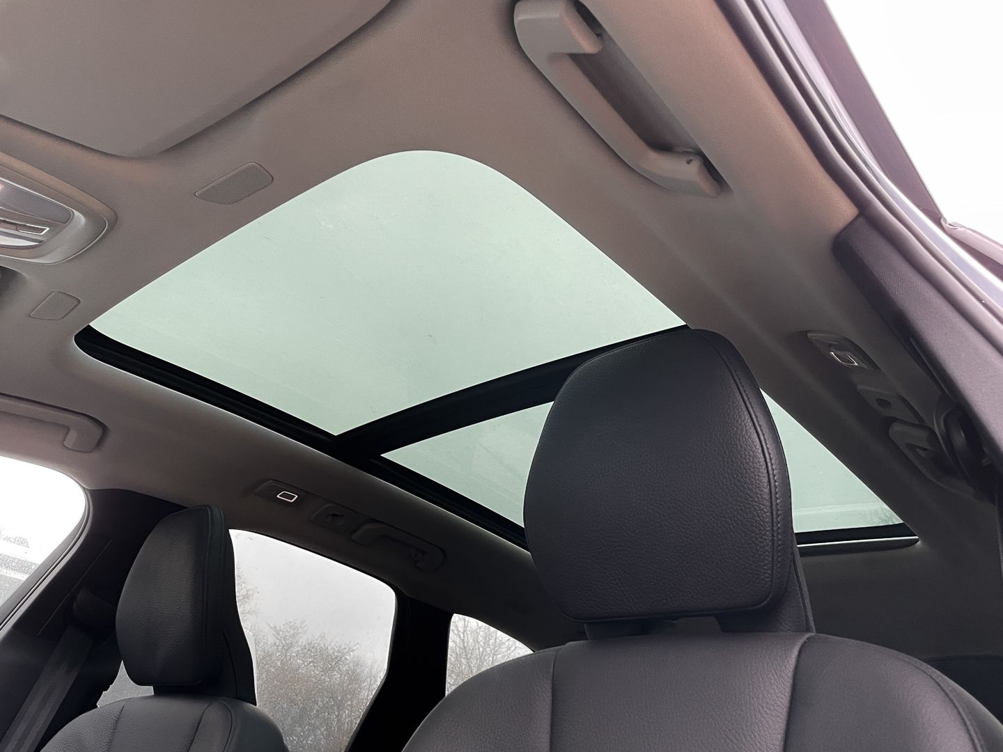 Volvo XC60 Plus Dark Recharge Plug-In Hybrid AWD T8 Tw